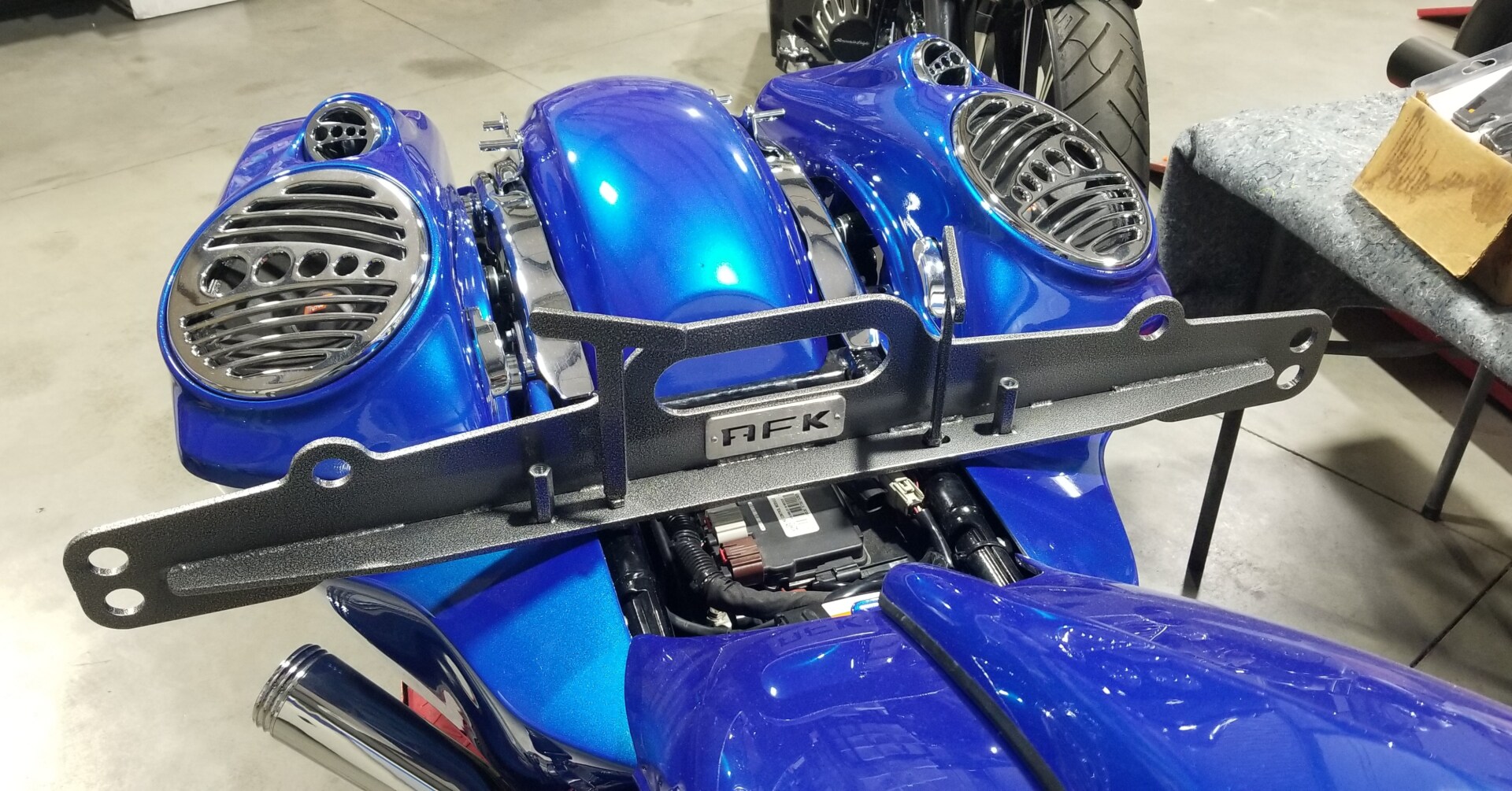 AFK Softail Electric Center Stand, 2018 & Up, FATBOY