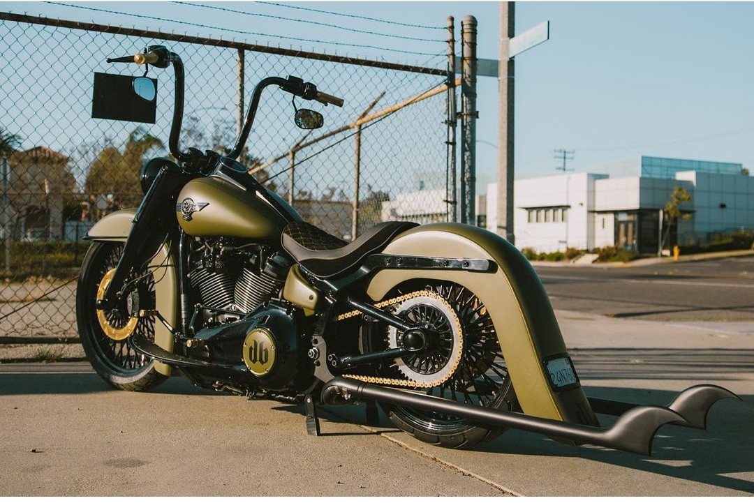 AFK Softail Electric Center Stand, 2018 & Up, BREAKOUT